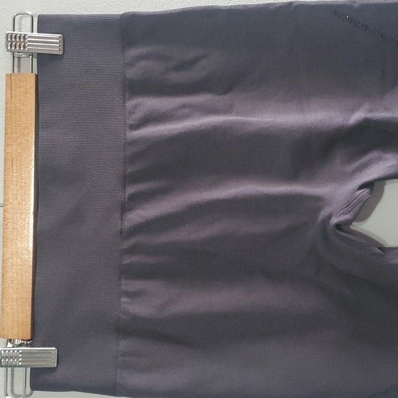 Fabletics Demi Lovato Pants Womens Size Medium Dark Grey Black Leggings - Picture 11 of 14